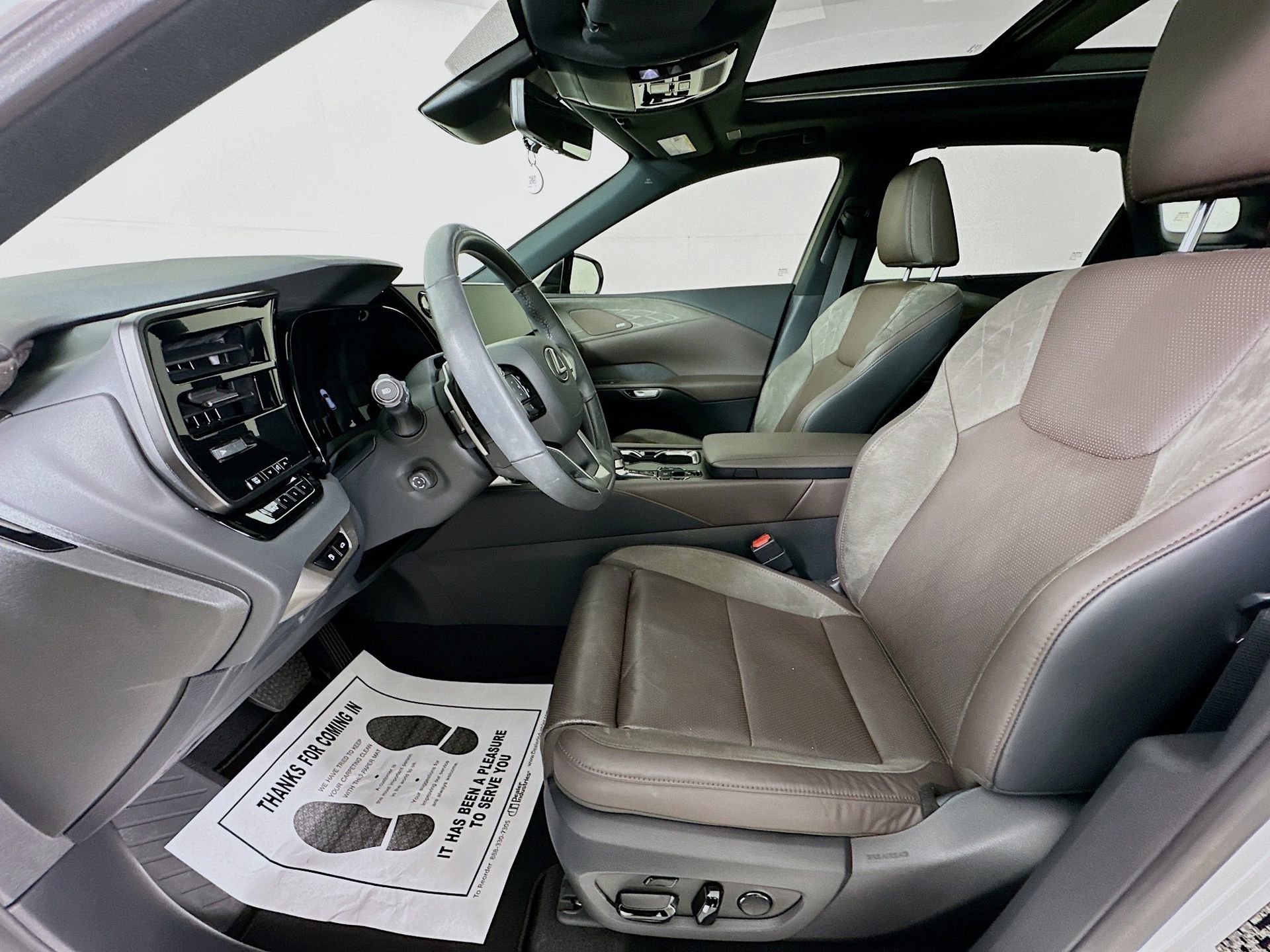 Used 2023 Lexus RX 350 FWD w/ Cold Area Package image 22