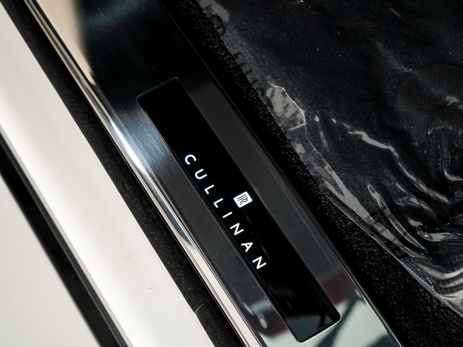Certified 2025 Rolls-Royce Cullinan image 14