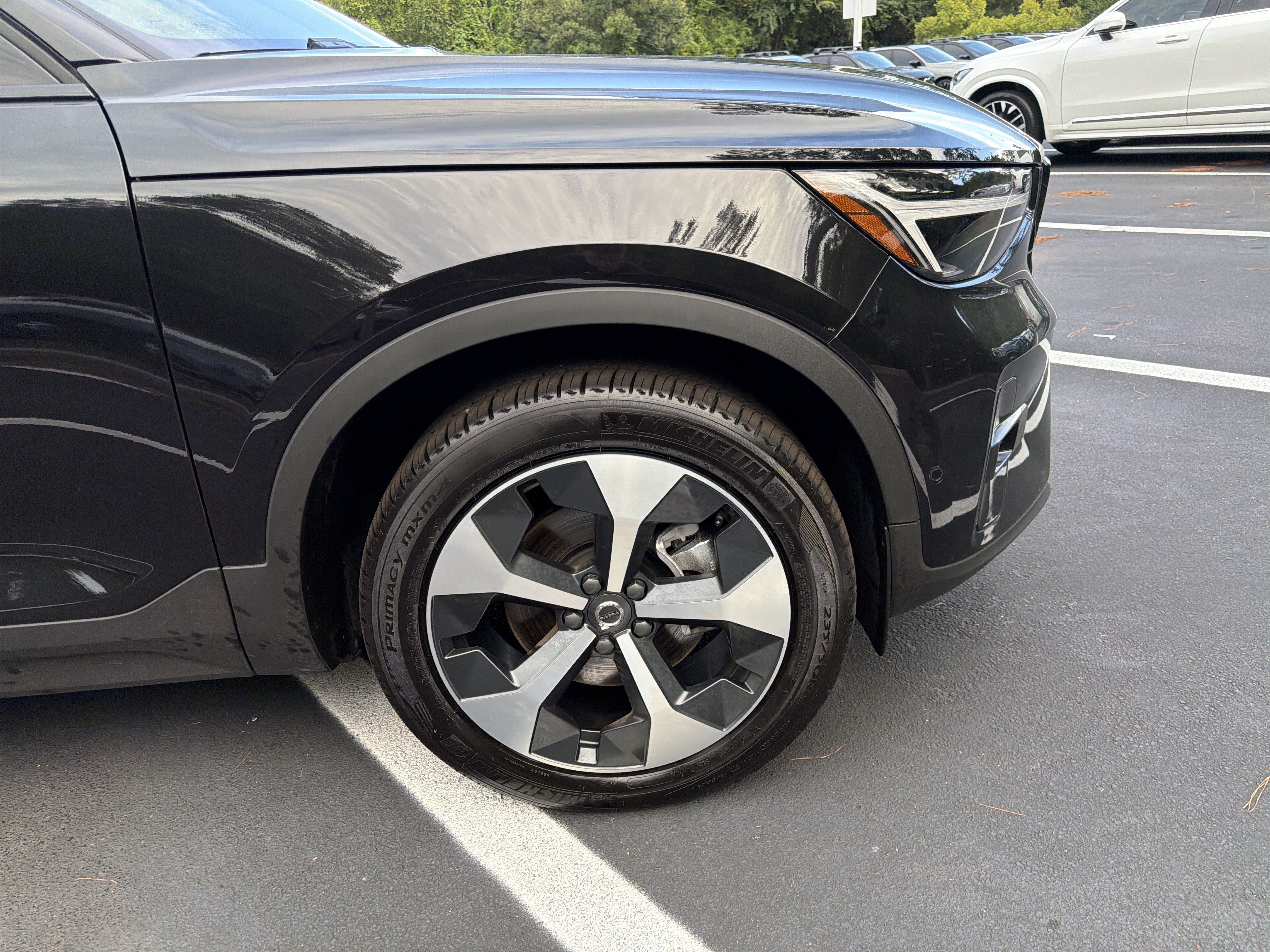 Certified 2026 Volvo XC40 B5 Plus AWD/4WD image 16