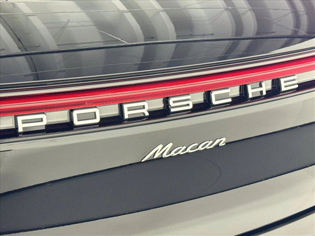 Certified 2026 Porsche Macan AWD/4WD image 25