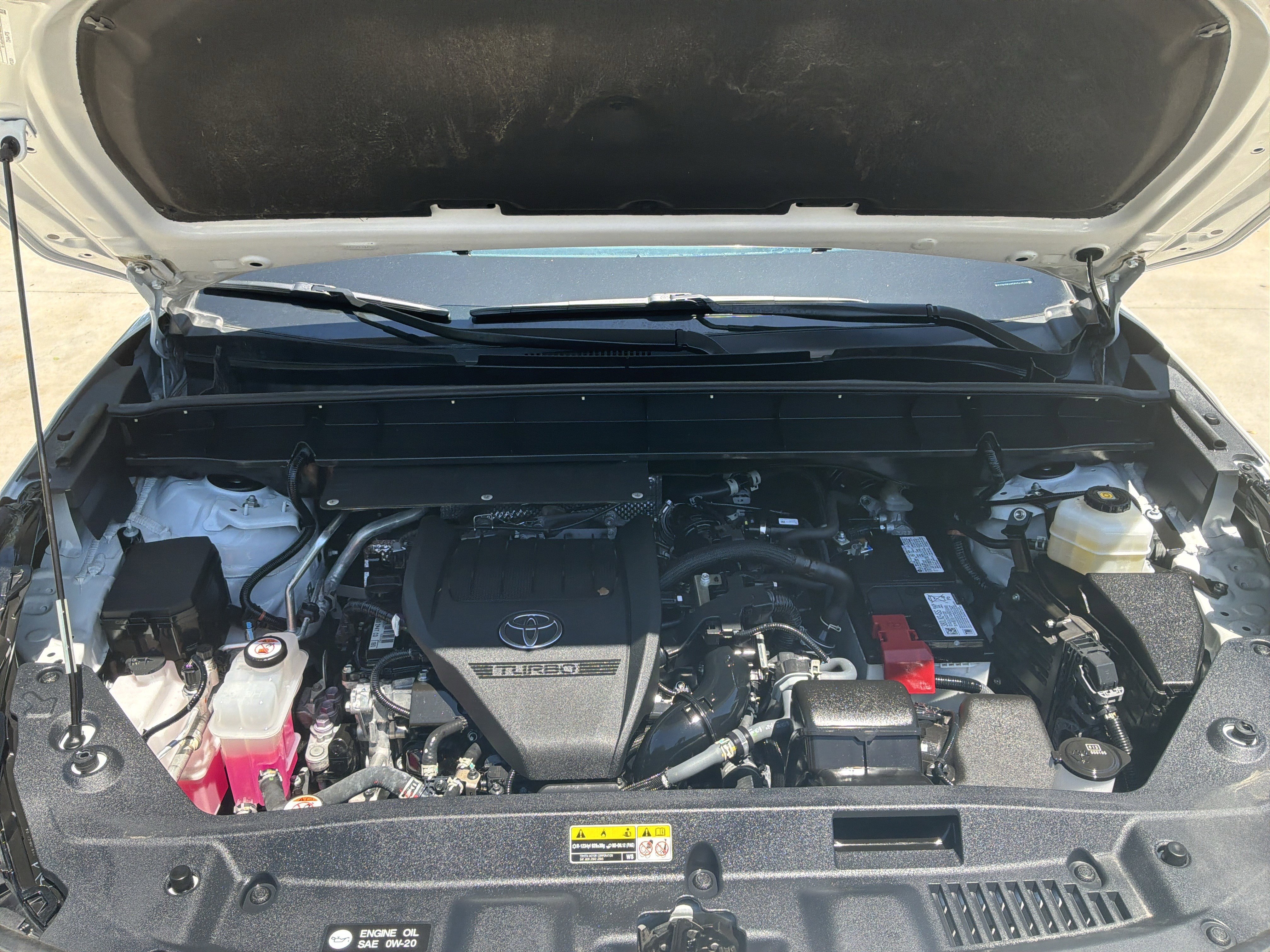 Used 2024 Toyota Highlander XLE FWD image 35