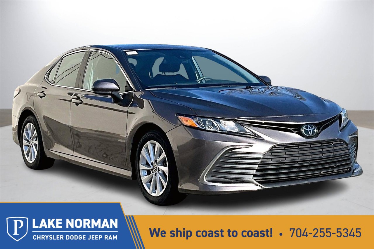 Used 2023 Toyota Camry LE image 1
