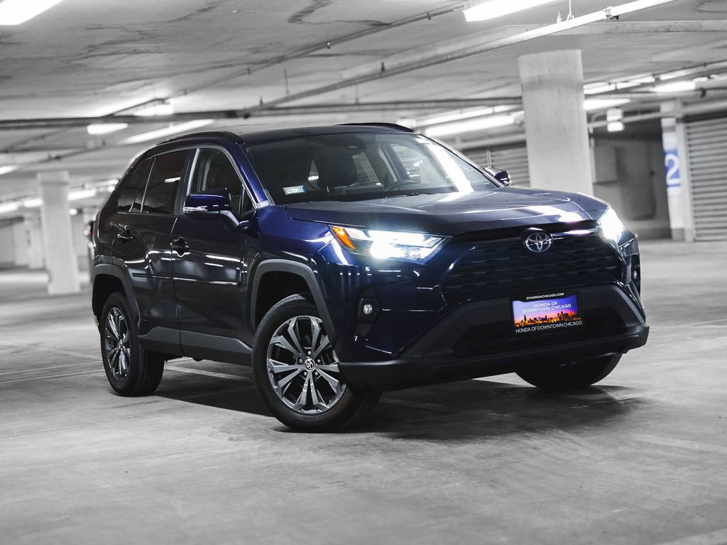 Used 2022 Toyota RAV4 XLE Premium image 4
