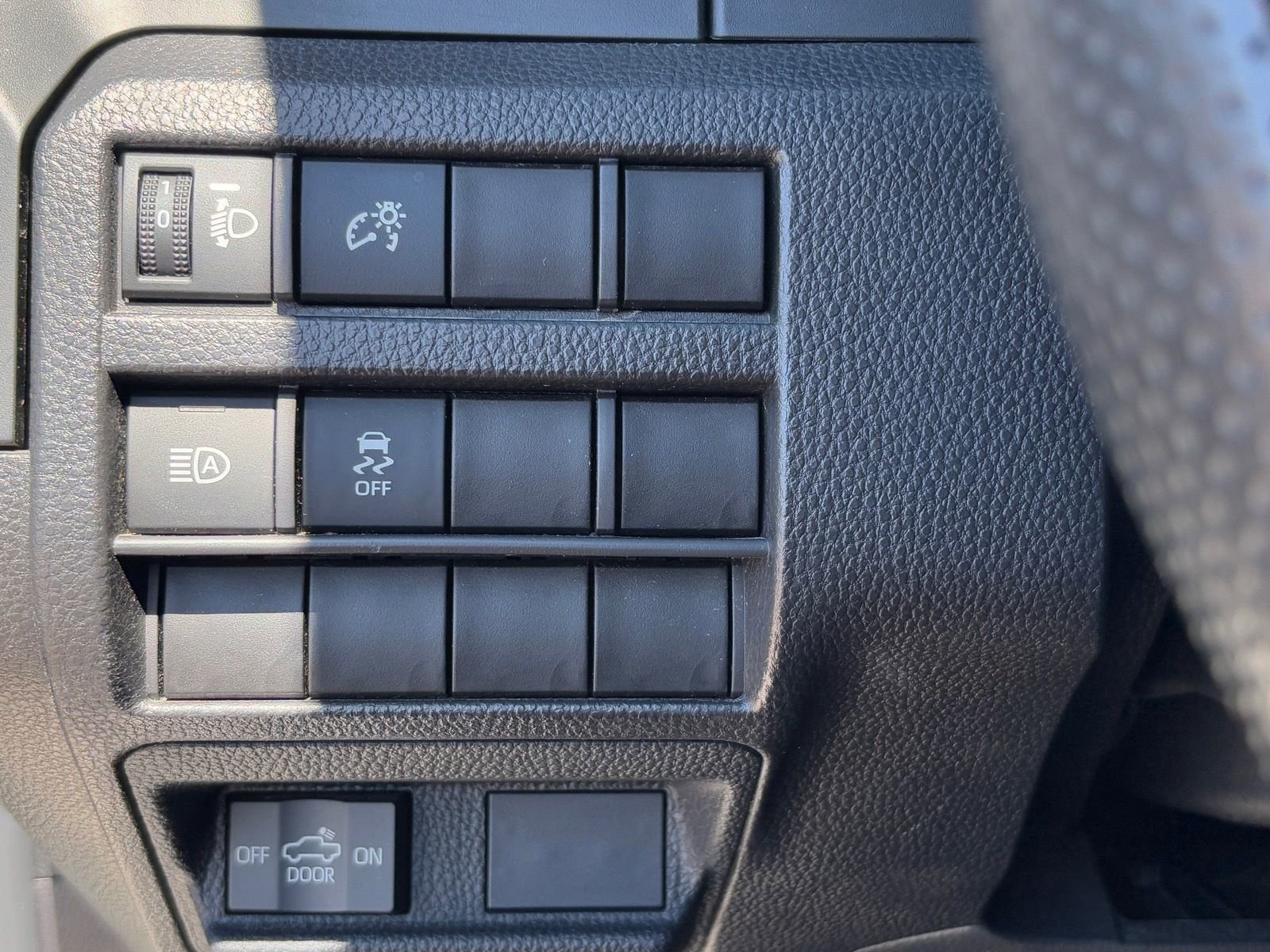 Used 2025 Toyota Tacoma SR image 27