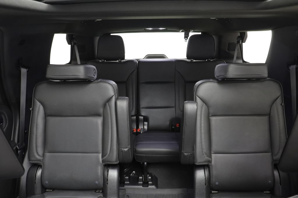 Used 2023 GMC Yukon Denali w/ Advanced Technology Package AWD/4WD image 15