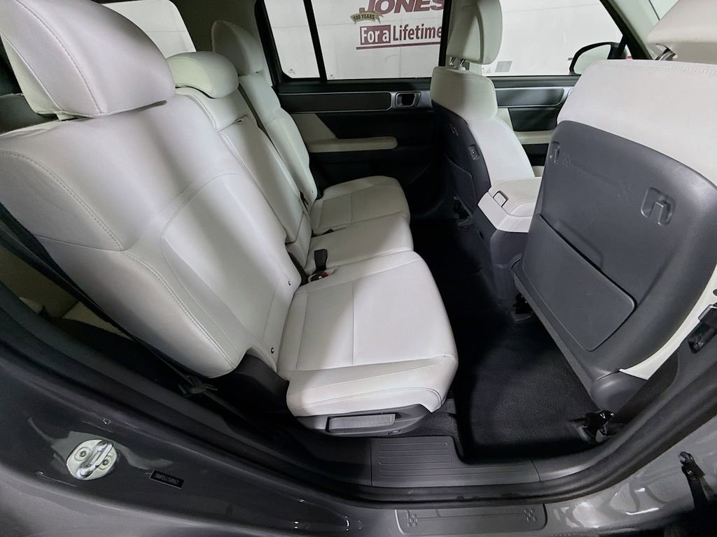 Used 2025 Hyundai Santa Fe SE image 30