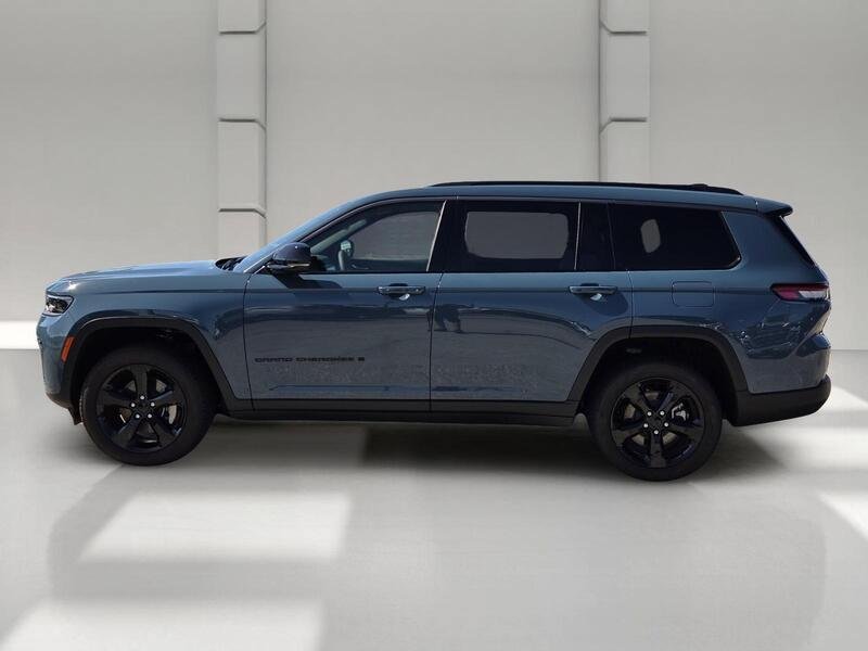 Certified 2026 Jeep Grand Cherokee L Limited w/ Limited Altitude Package RWD image 2