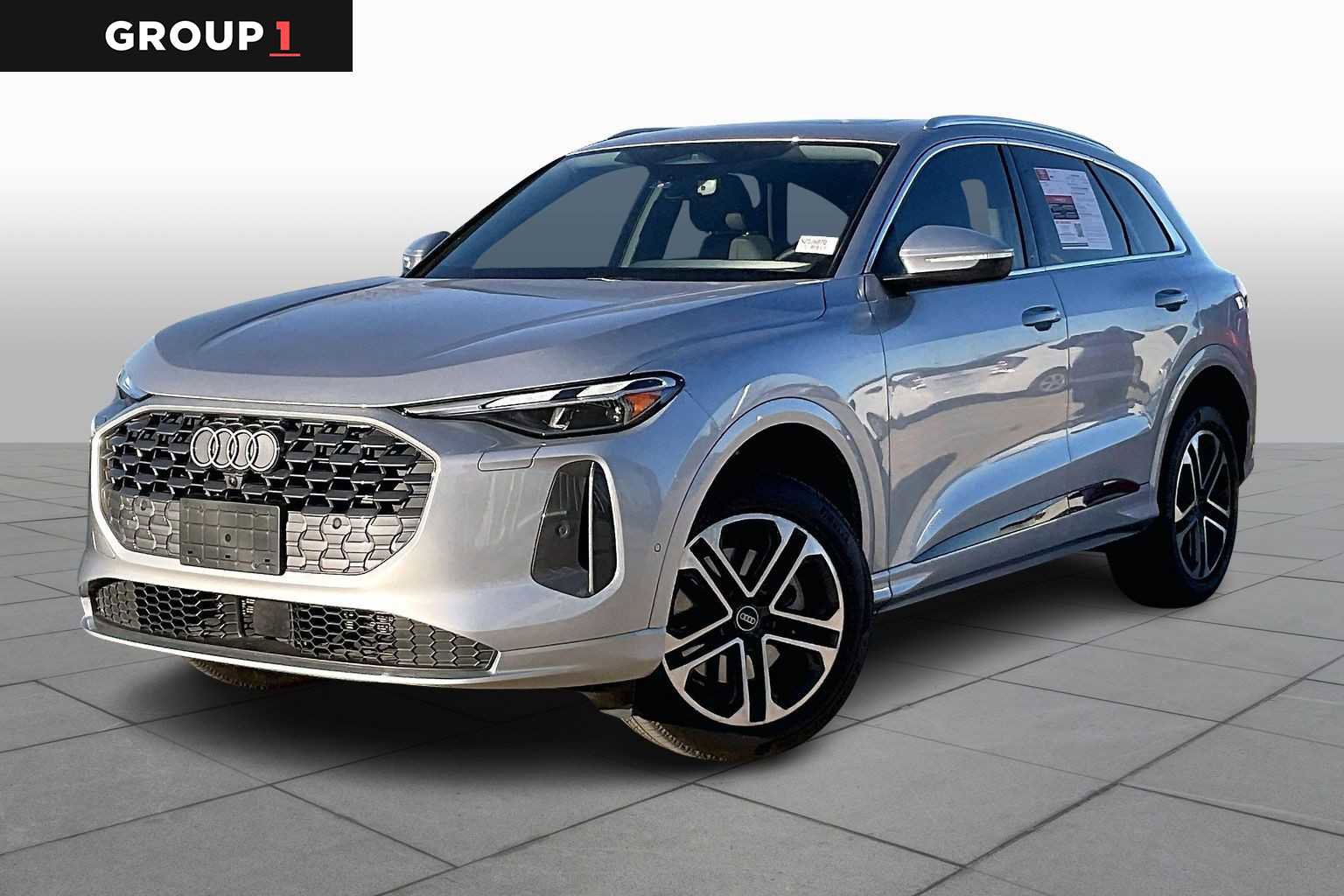 Used 2025 Audi Q5 Premium w/ Convenience Package image 1