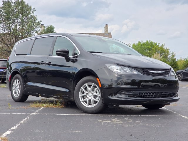 New 2027 Chrysler Pacifica LX FWD image 2