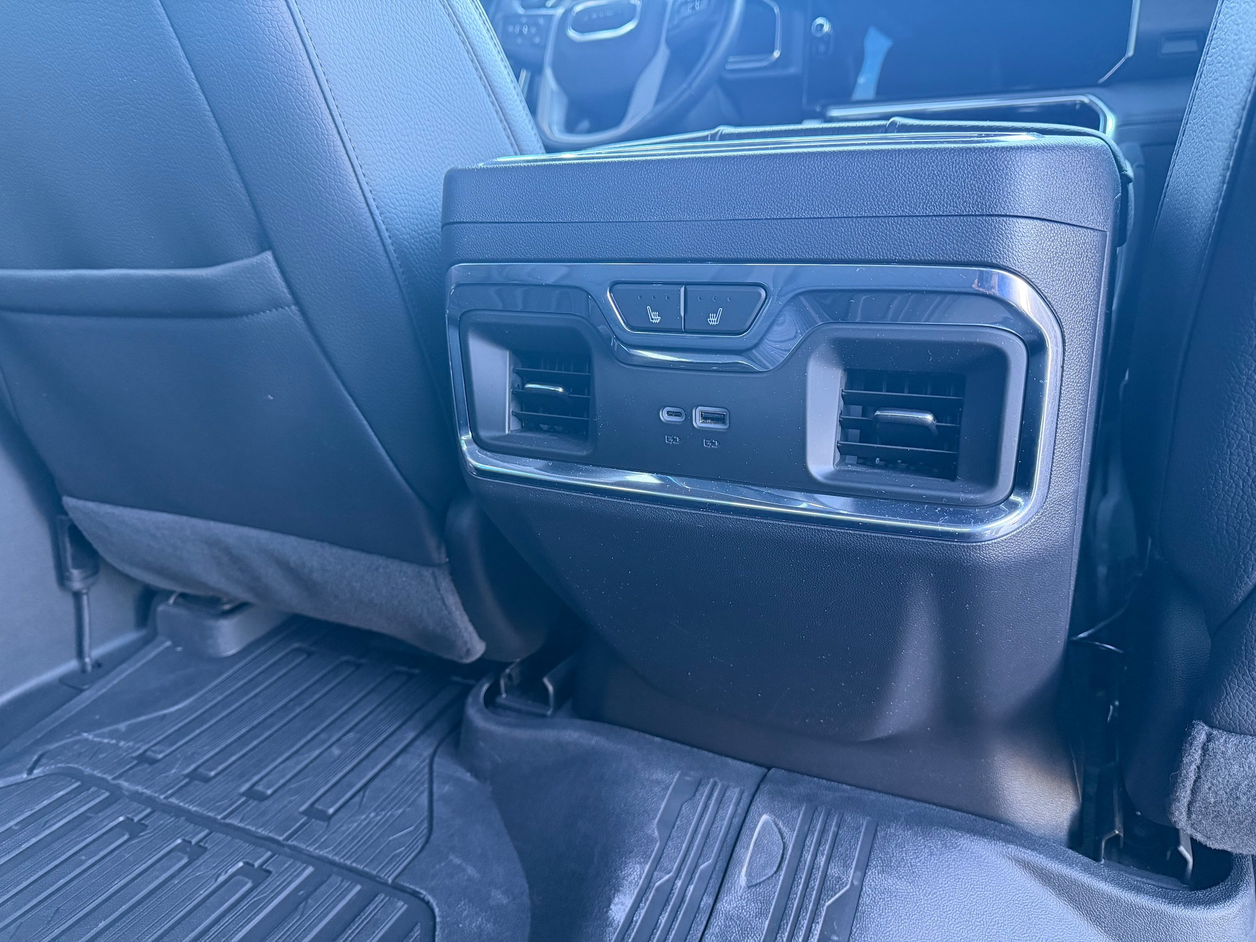 Used 2024 GMC Sierra 1500 Denali w/ Technology Package AWD/4WD image 8
