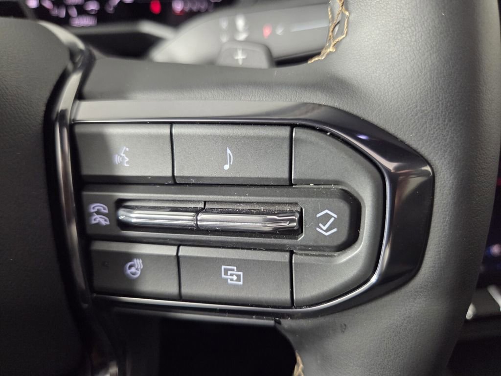 Used 2026 GMC Acadia AT4 w/ Super Cruise Package AWD/4WD image 18