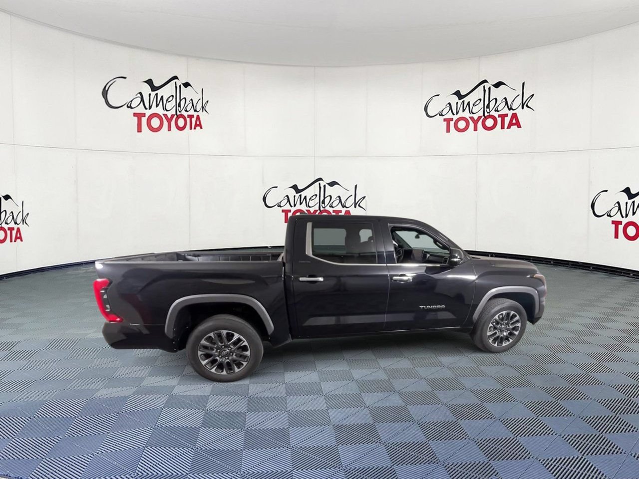 Used 2025 Toyota Tundra Limited AWD/4WD image 3