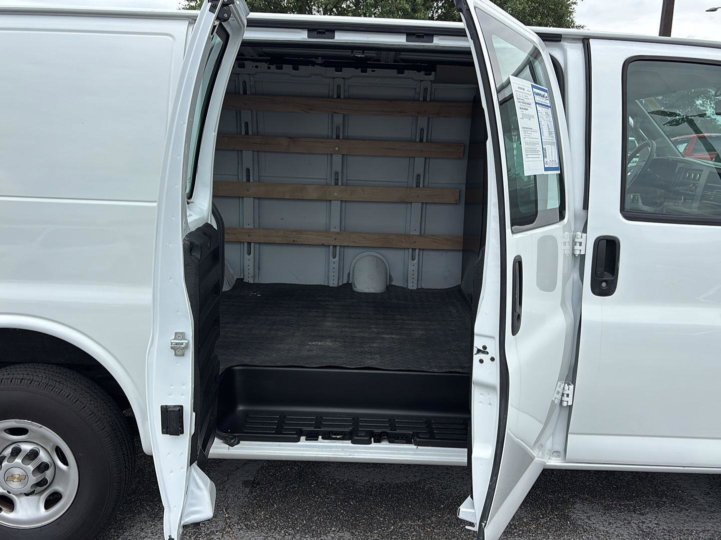 Used 2024 Chevrolet Express 2500 w/ Driver Convenience Package RWD image 16
