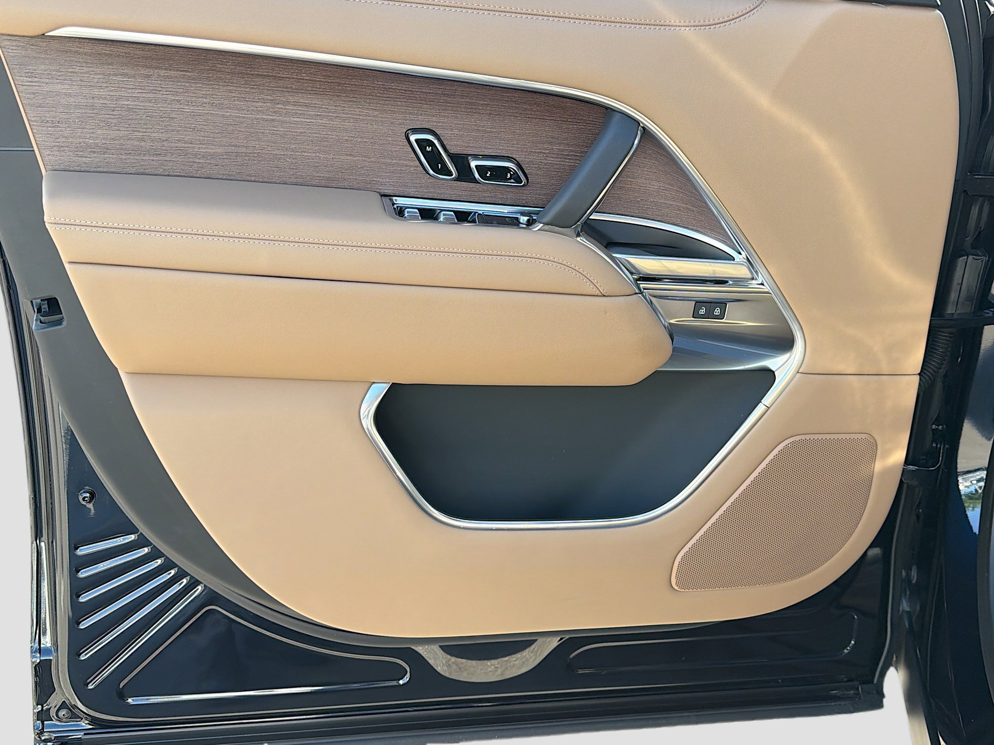 New 2026 Land Rover Range Rover SE image 22