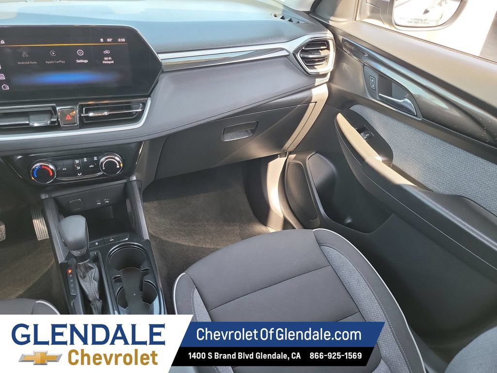 Used 2025 Chevrolet TrailBlazer LT FWD image 24