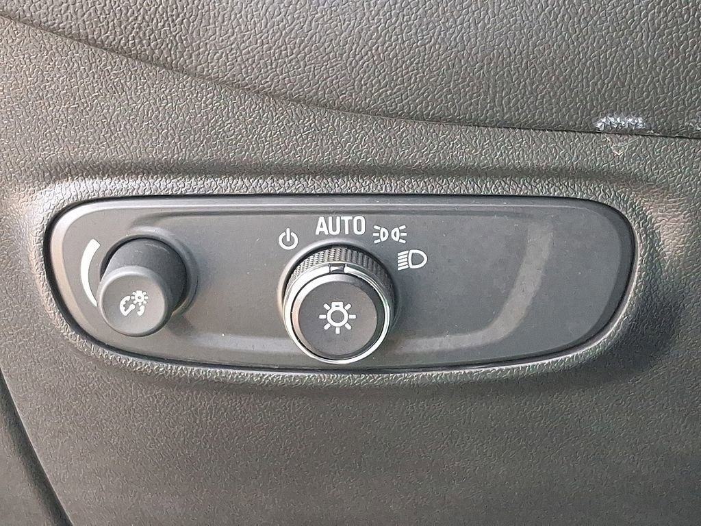 Used 2023 Chevrolet Equinox LT image 26