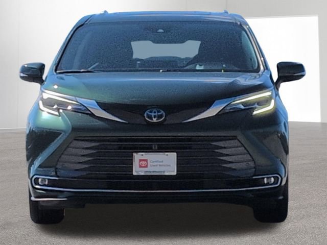 Certified 2022 Toyota Sienna Platinum image 2