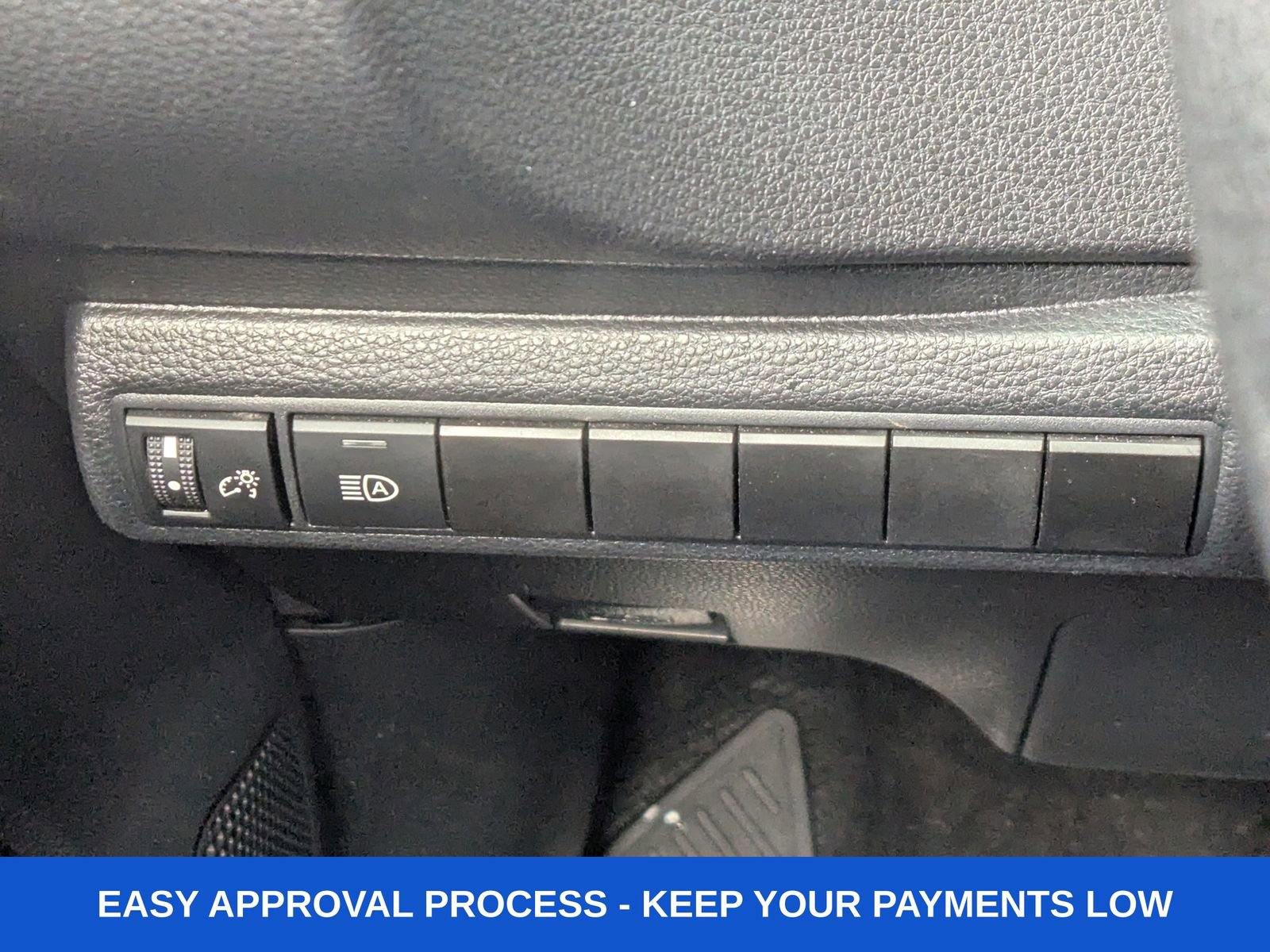 Used 2025 Toyota Corolla LE image 37