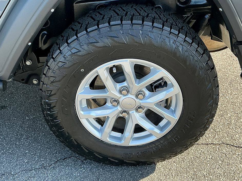 Used 2023 Jeep Wrangler Sport S image 8