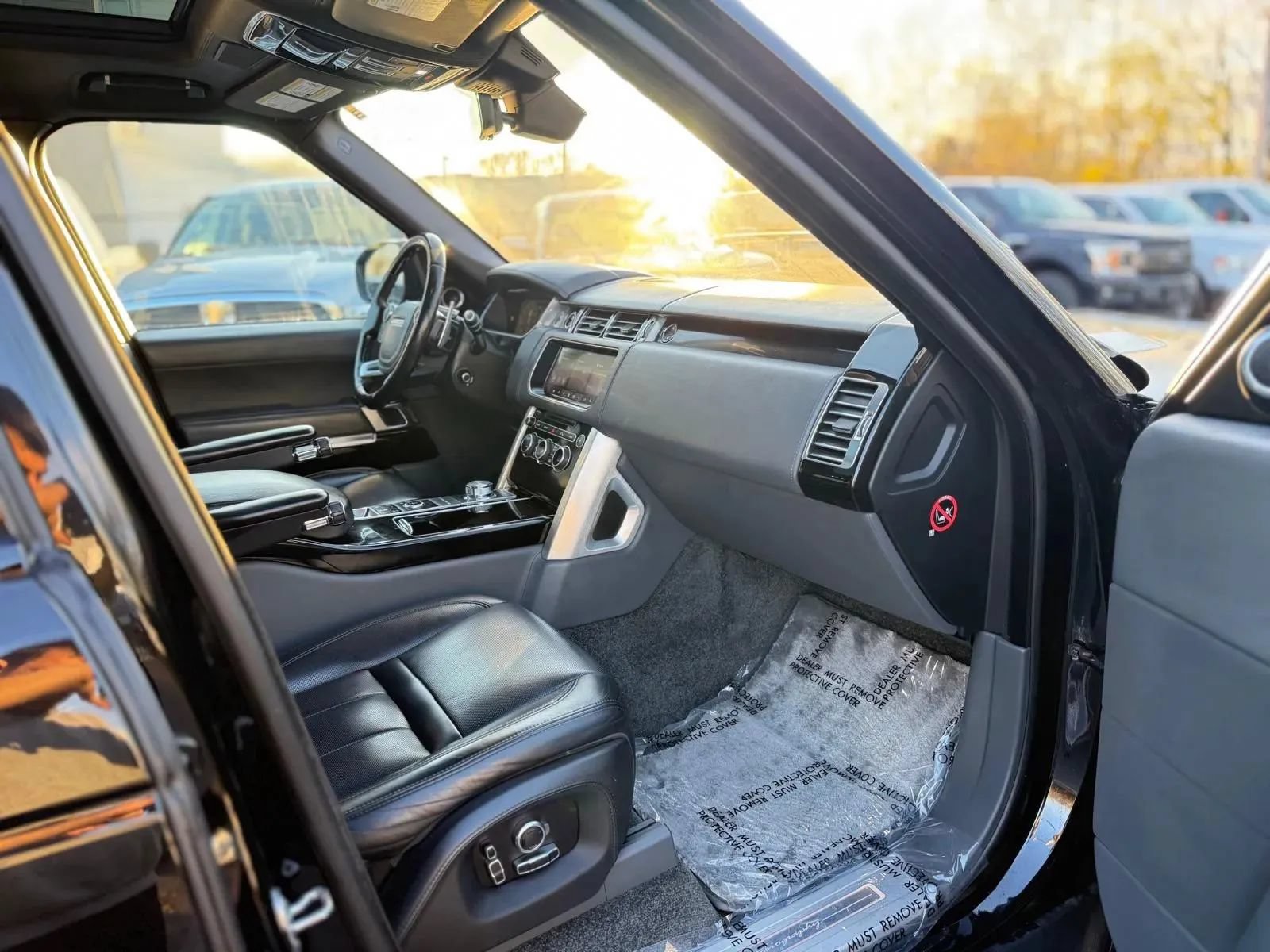 Used 2017 Land Rover Range Rover LWB SV Autobiography AWD/4WD image 32