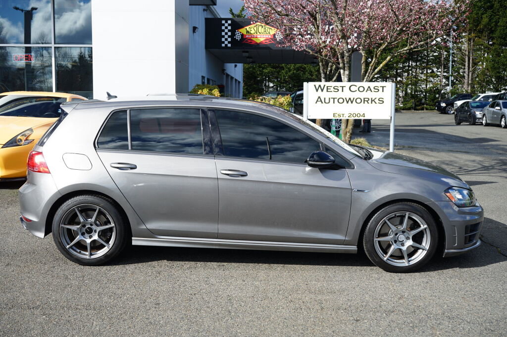 Used 2016 Volkswagen Golf R 4-Door image 7