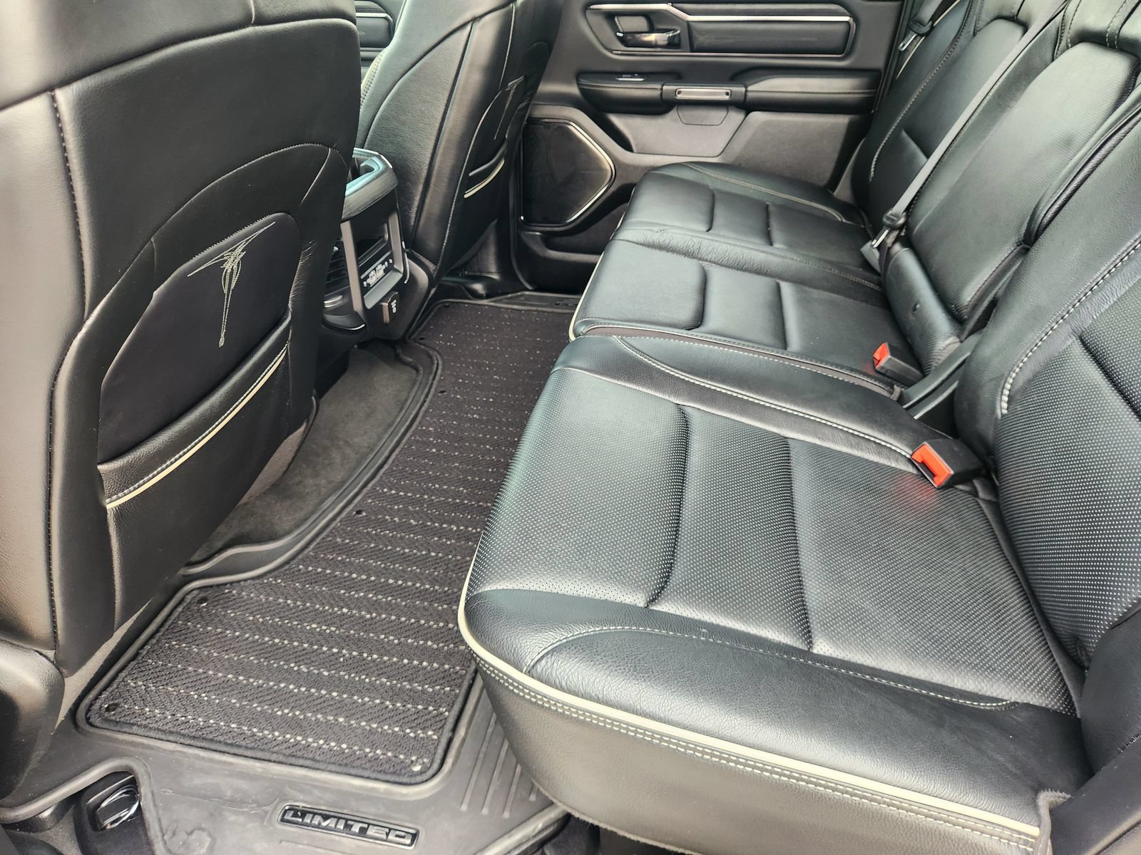 Used 2024 RAM 1500 Limited AWD/4WD image 30