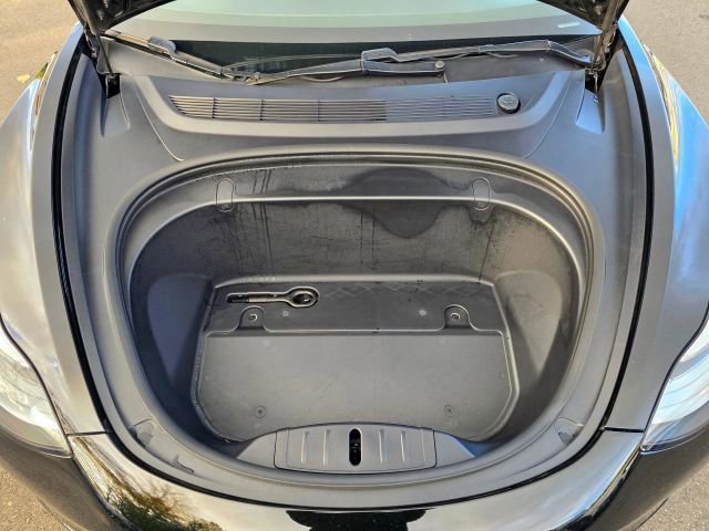 Used 2019 Tesla Model 3 Standard Range Plus image 37