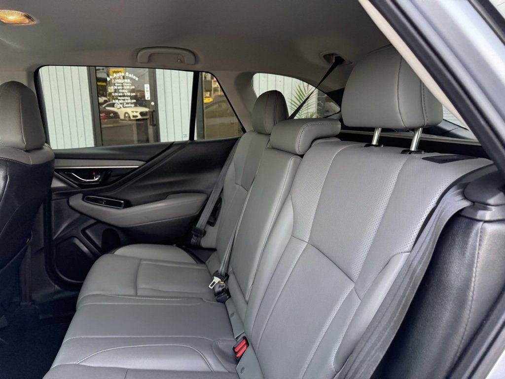 Used 2022 Subaru Outback Limited image 13