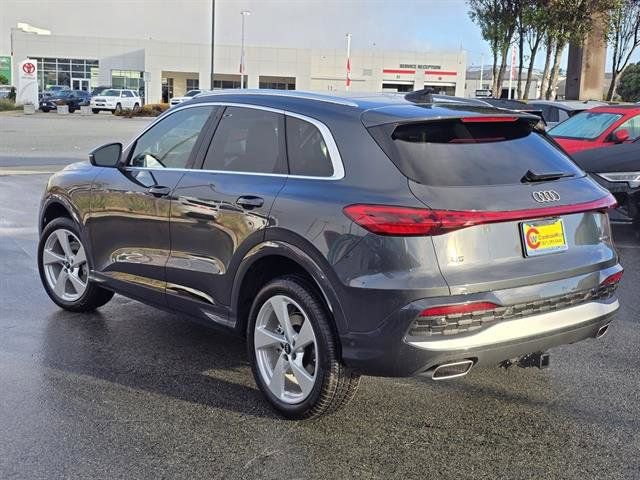 Used 2025 Audi Q5 Premium Plus w/ Premium Plus image 2