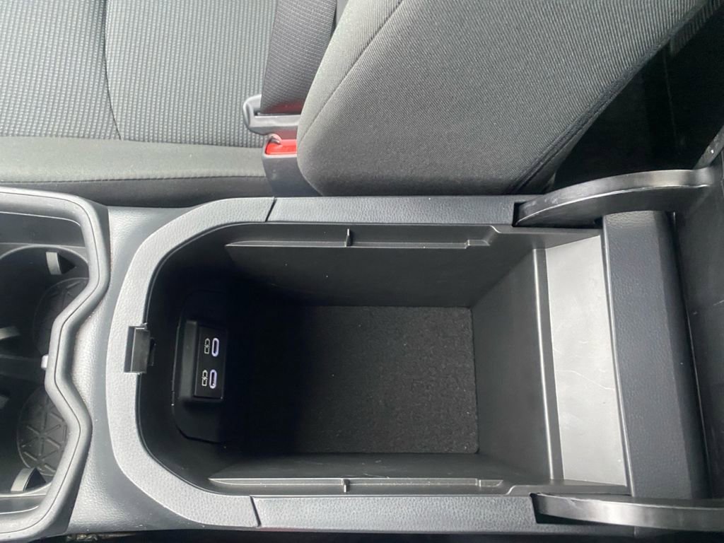 Used 2024 Toyota RAV4 LE image 27