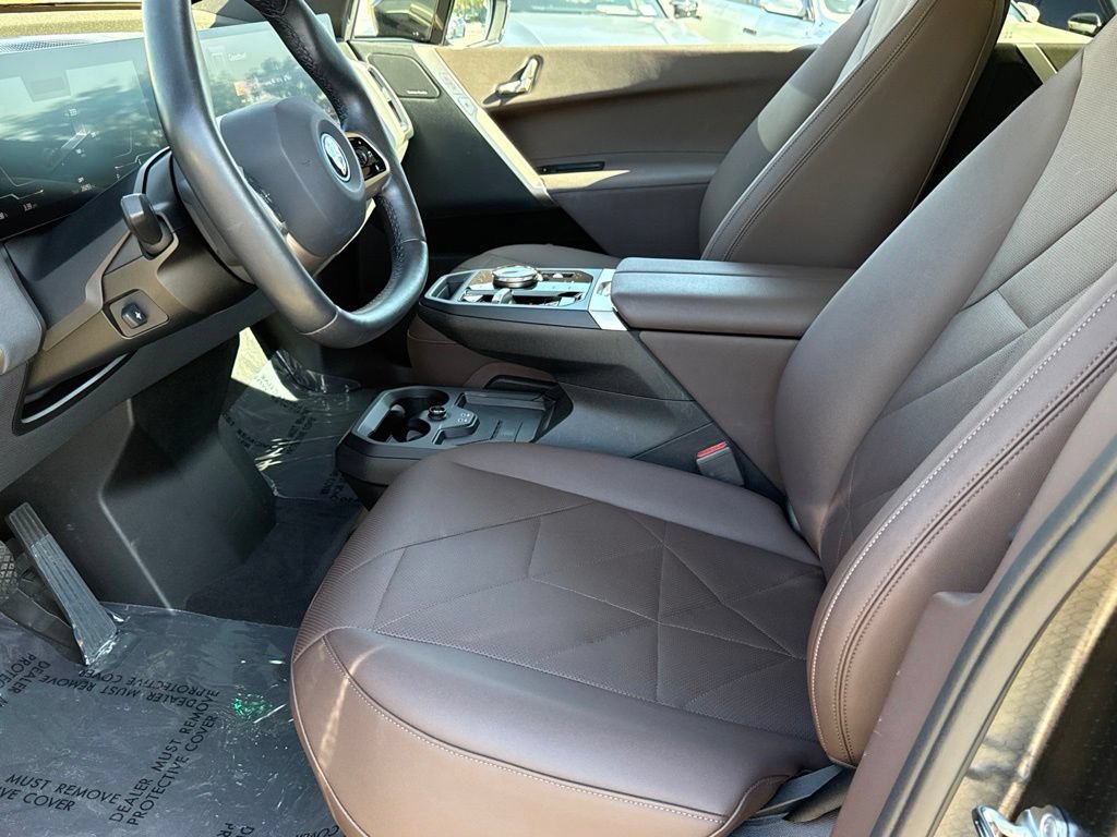 Certified 2024 BMW iX xDrive50 w/ Sport Package AWD/4WD image 18