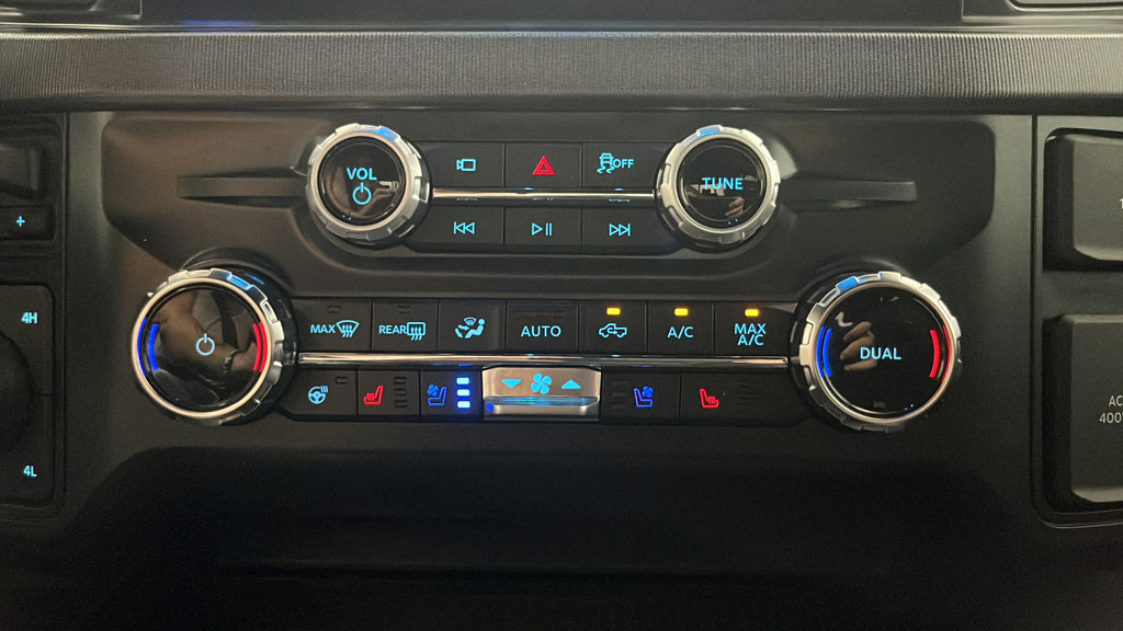 Used 2025 Ford F250 Platinum AWD/4WD image 18