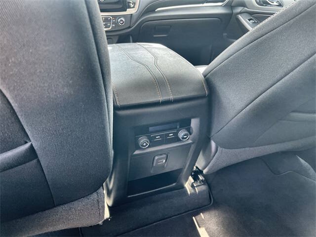 Used 2021 Chevrolet Traverse LS FWD image 19