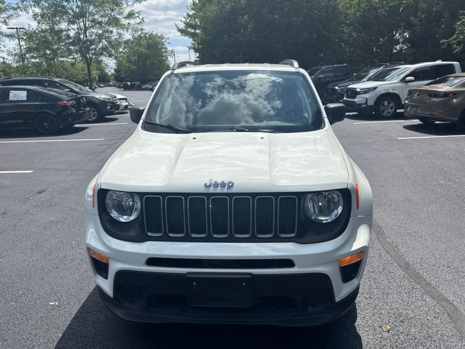 Used 2022 Jeep Renegade Sport w/ Sport Appearance Group FWD image 2