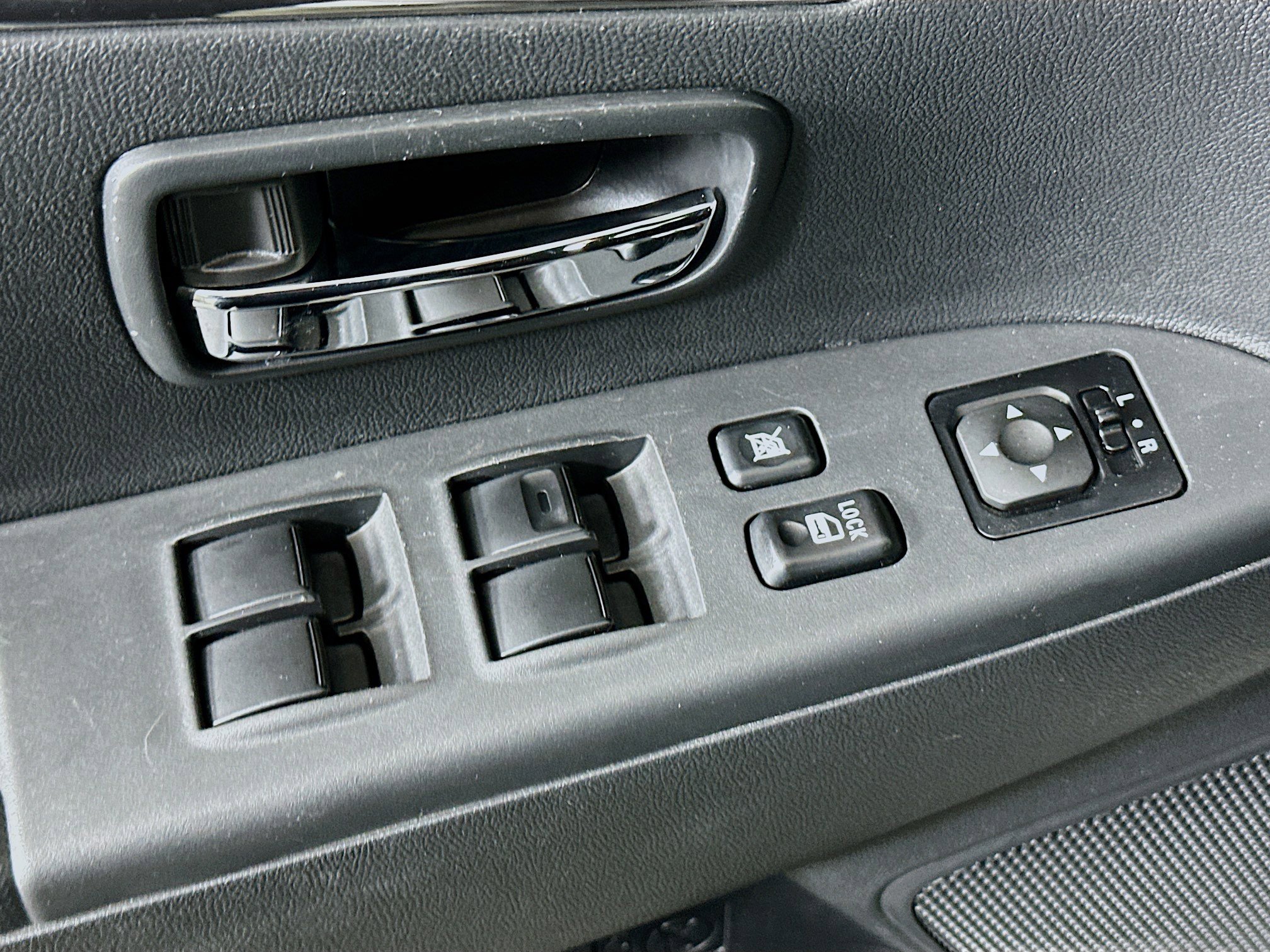 Used 2025 Mitsubishi Outlander Sport ES image 15