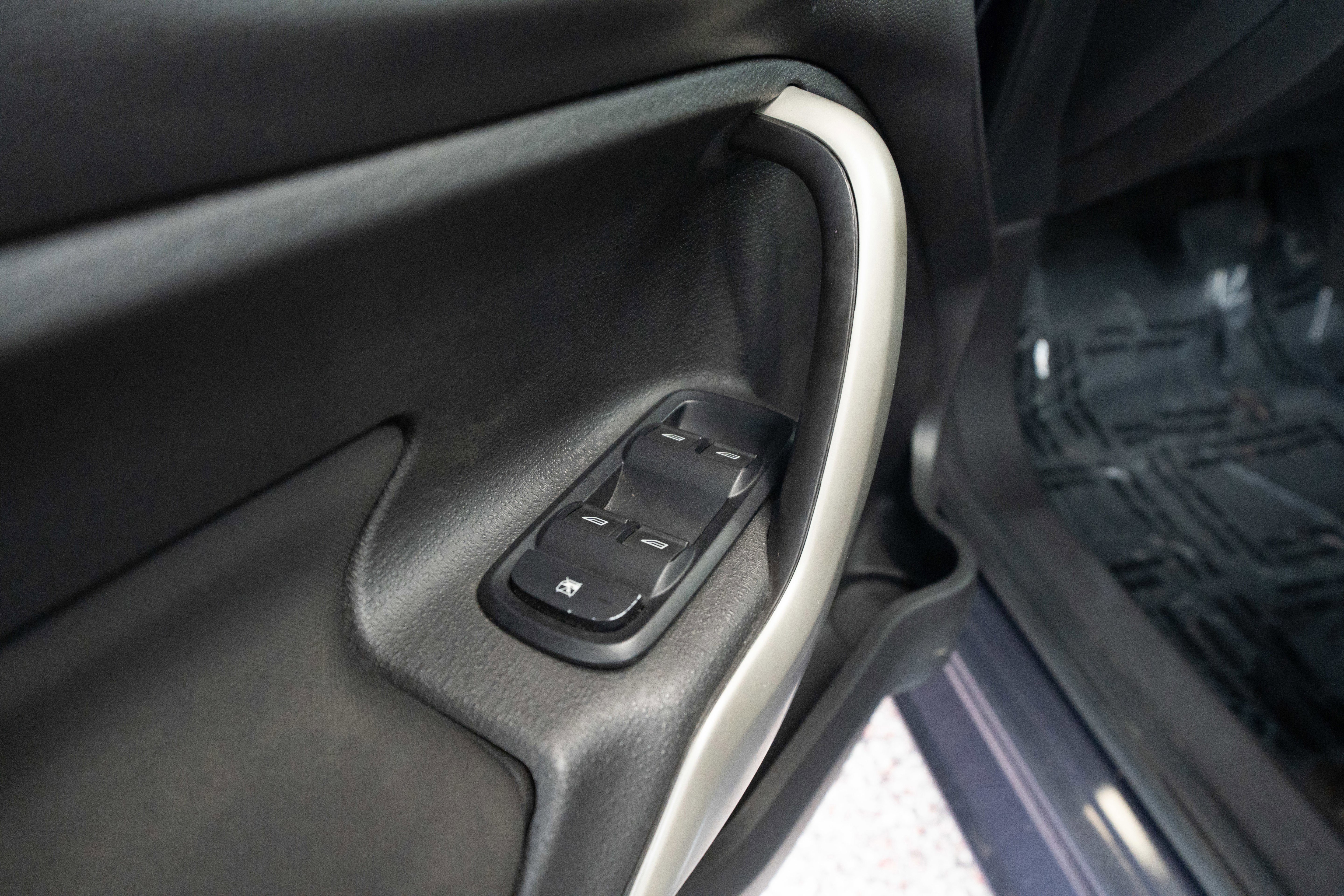 Used 2012 Ford Fiesta SE image 7