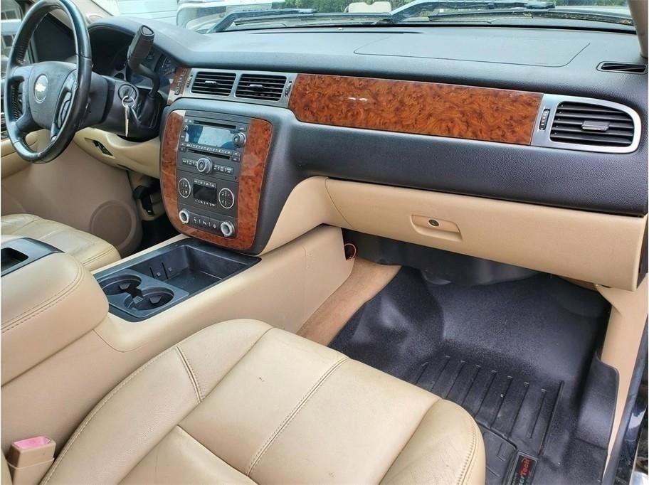 Used 2007 Chevrolet Silverado 2500 LTZ w/ Safety Package AWD/4WD image 21