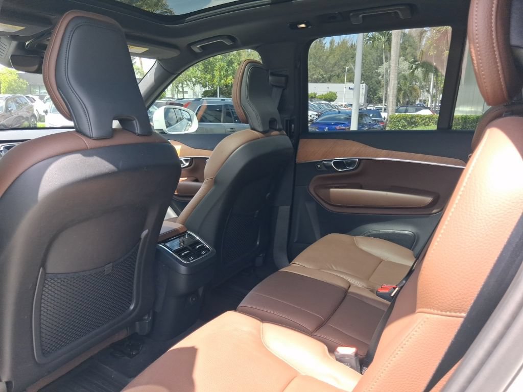 Certified 2025 Volvo XC90 B5 Plus w/ Protection Package Premier AWD/4WD image 7