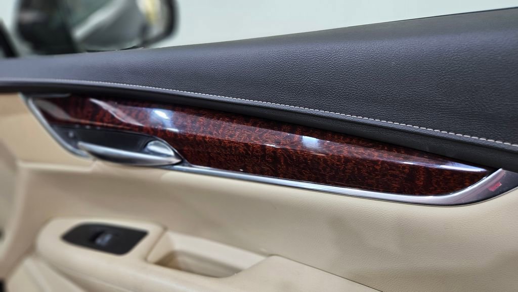 Used 2019 Cadillac XT5 Premium Luxury w/ Driver Assist Package image 37