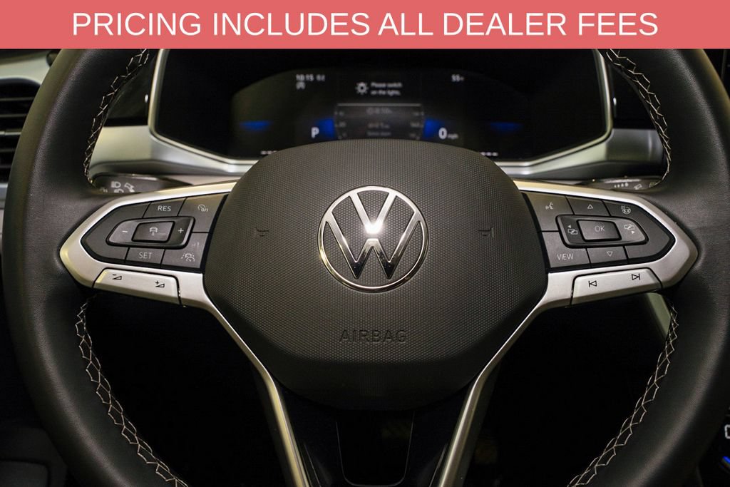 Used 2025 Volkswagen Taos SE AWD/4WD image 17