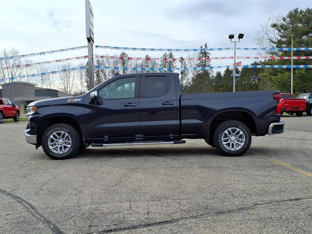 Used 2023 Chevrolet Silverado 1500 LT w/ Z71 Off-Road Package AWD/4WD image 7