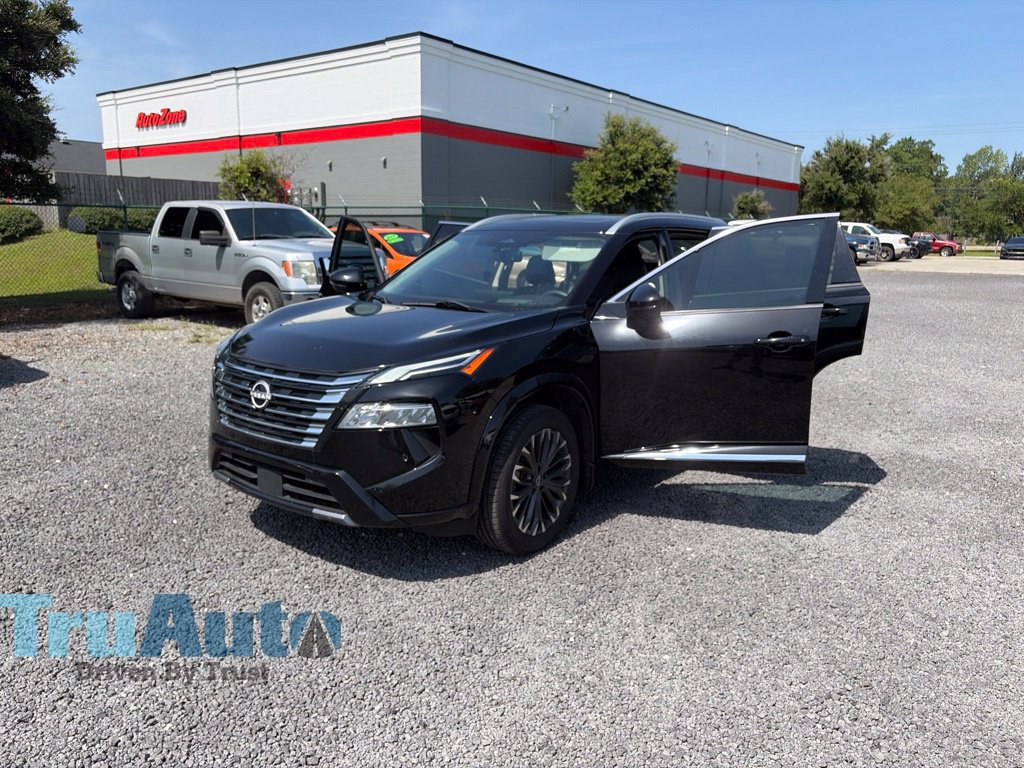 Used 2024 Nissan Rogue Platinum w/ Platinum Premium Package FWD image 13