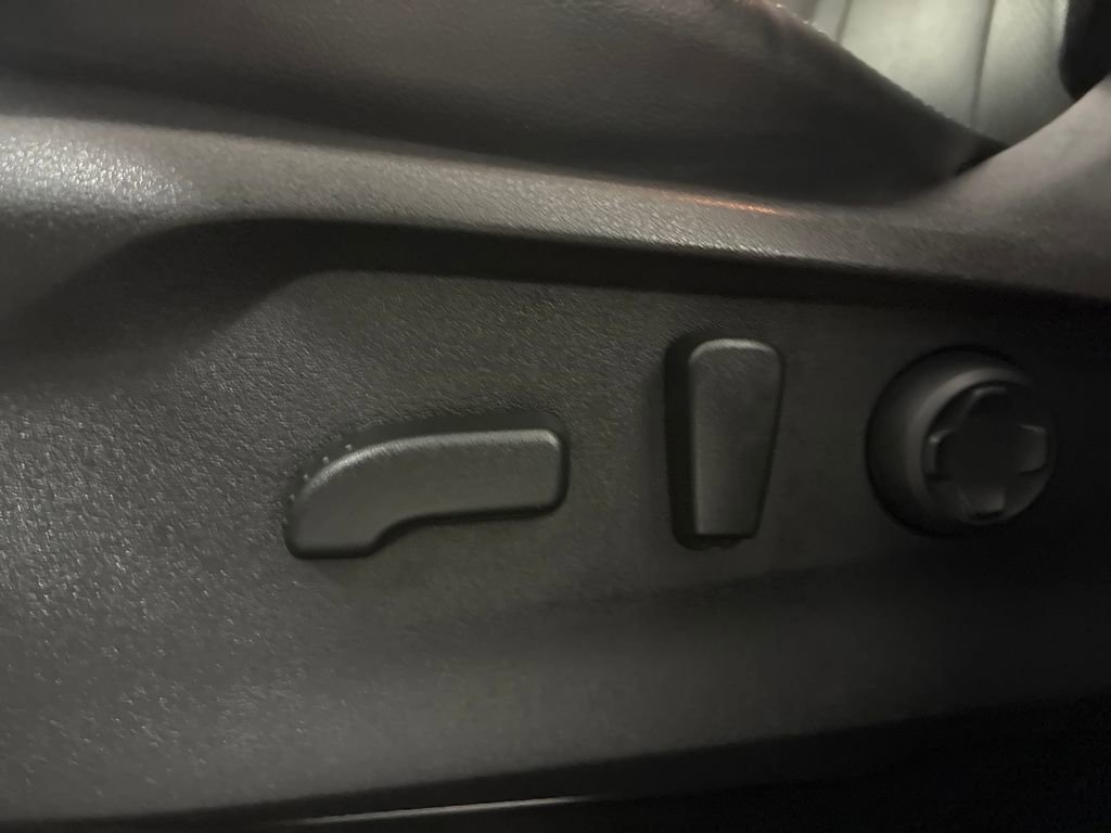 Used 2023 Subaru Ascent Limited w/ Technology Package image 21