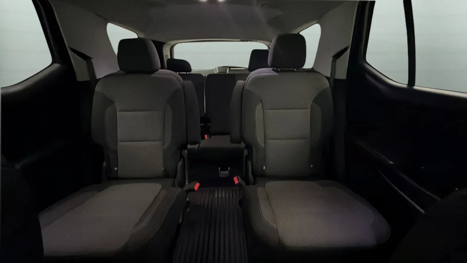 Used 2019 Chevrolet Traverse LT FWD image 19