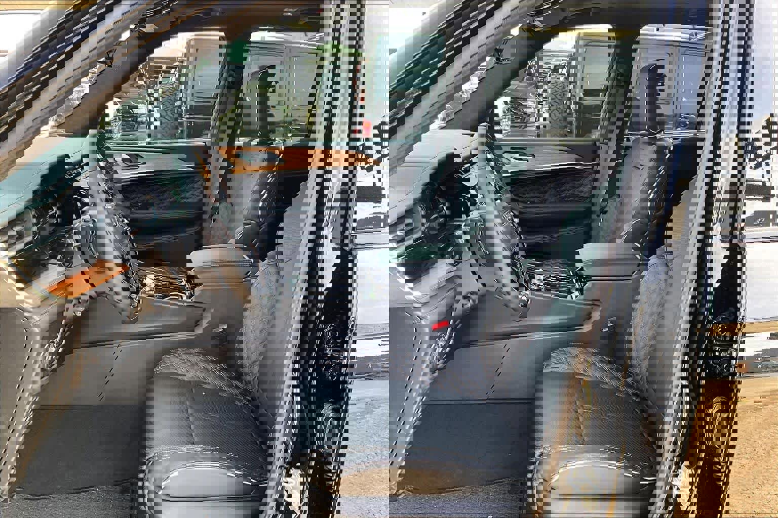 New 2026 Jeep Grand Cherokee Summit image 10