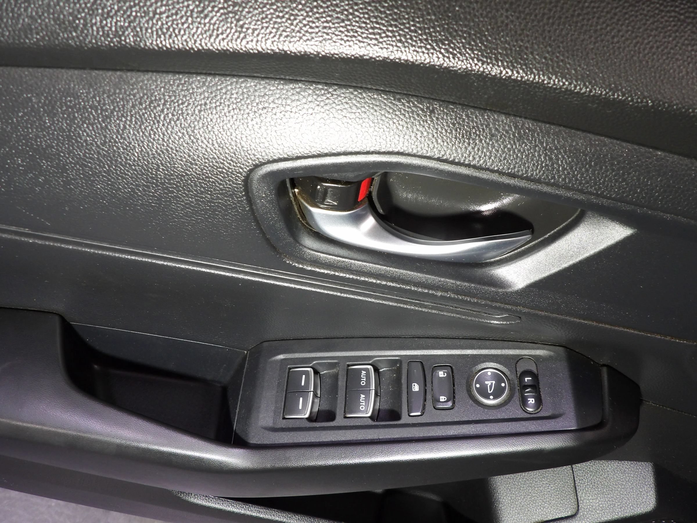 Used 2025 Honda Accord LX image 8