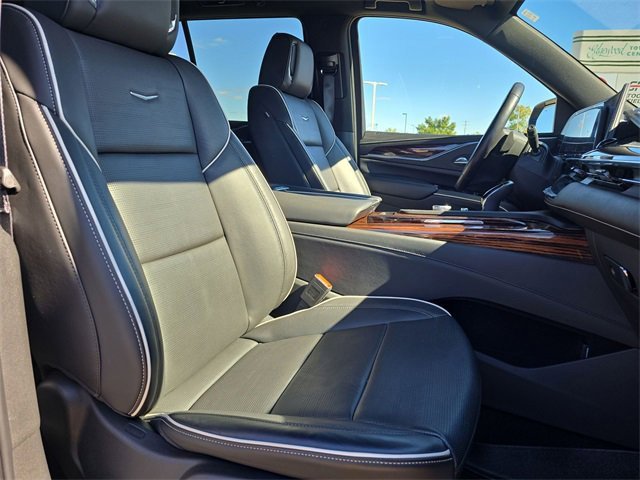 Certified 2022 Cadillac Escalade Premium Luxury image 29