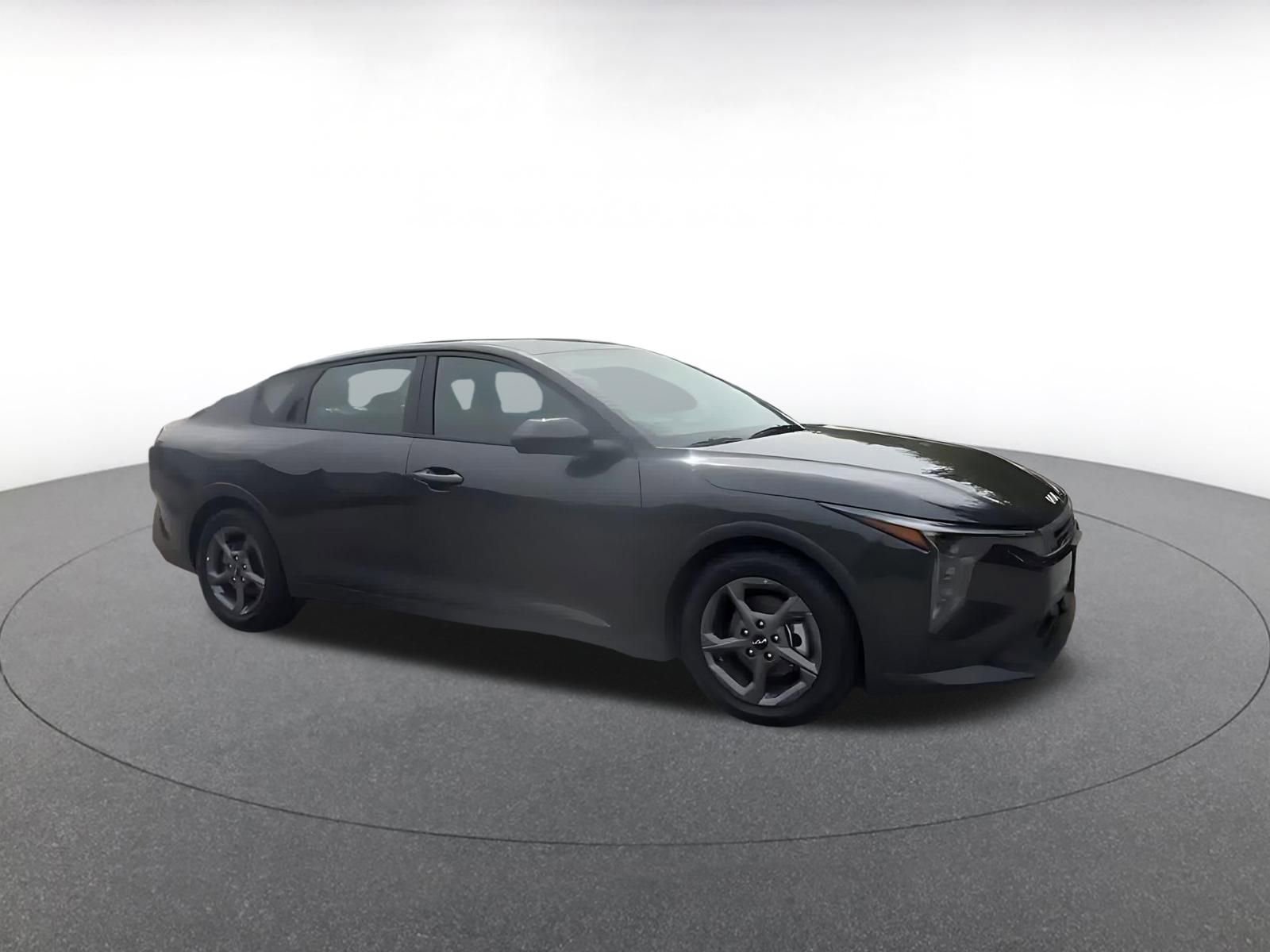 Used 2025 Kia K4 FWD image 2
