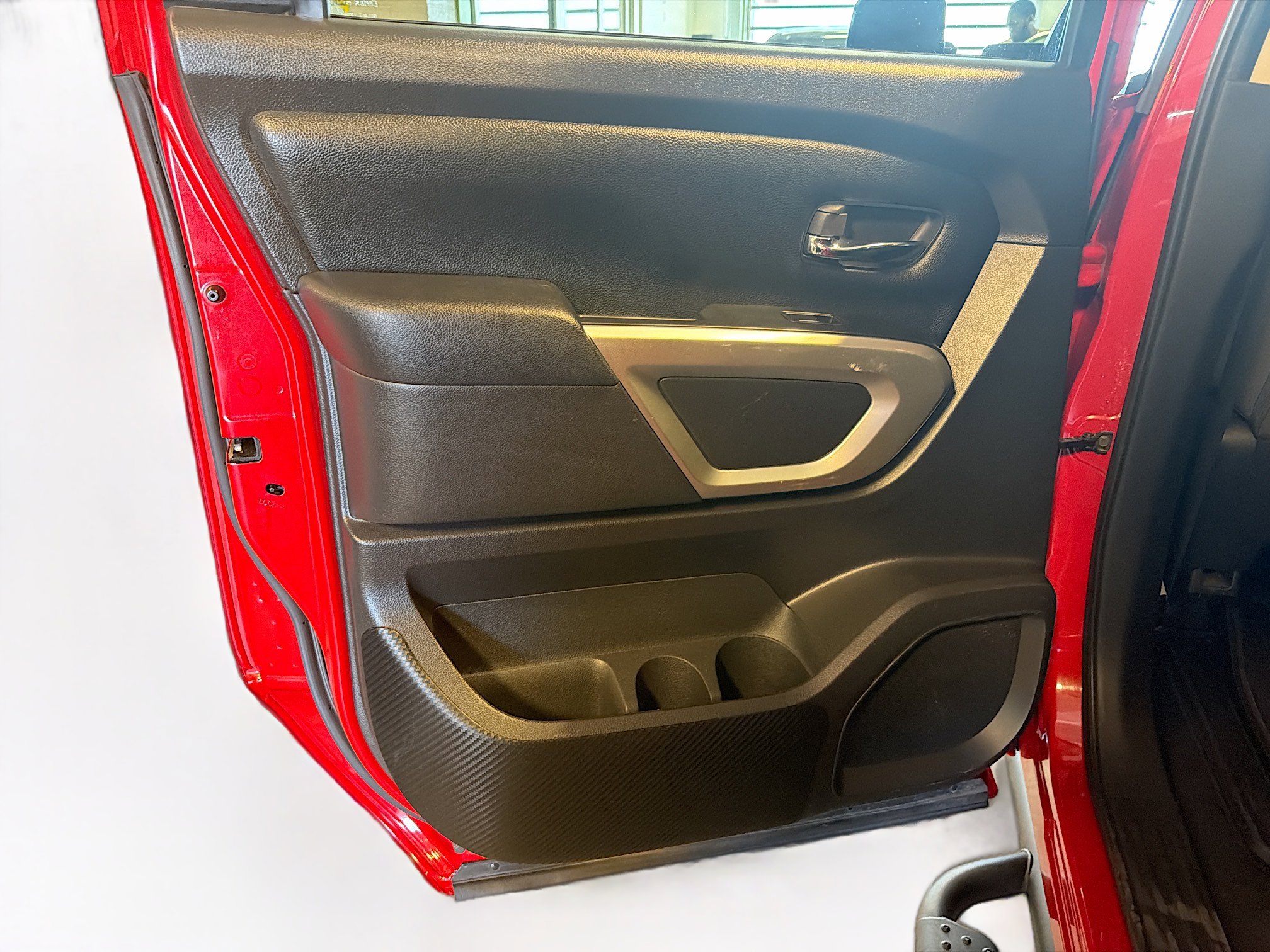 Used 2021 Nissan Titan SV w/ SV Convenience Package image 27