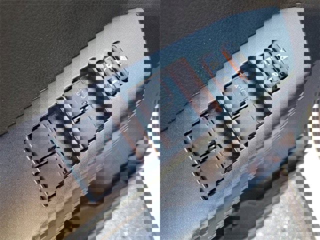 Used 2018 Toyota RAV4 XLE image 15